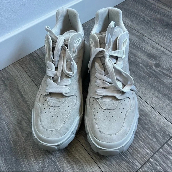 Alexander McQueen
Alexander Mcqueen Man's White Suede Leather Sneakers NIB - Picture 3 of 13
